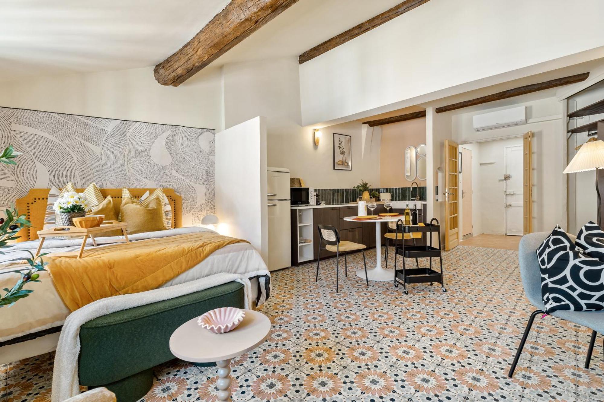 Renting - - Authentic Loft Old Rooftop View & Charm Appartamento *